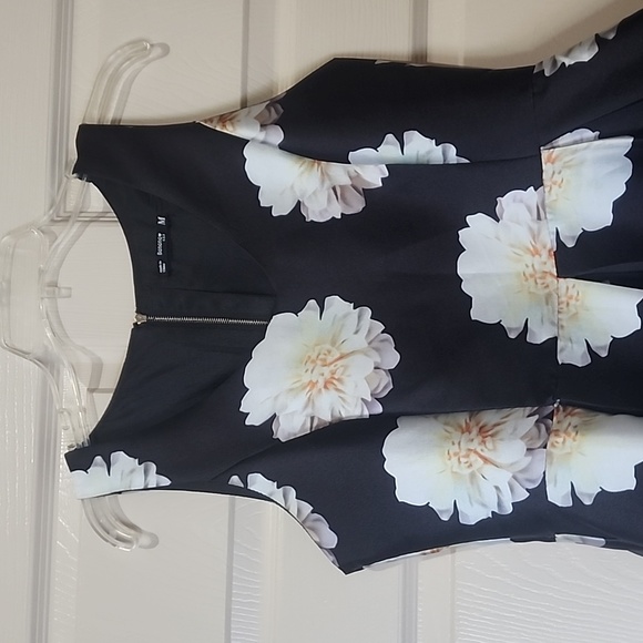 Midi dress - Picture 2 of 5